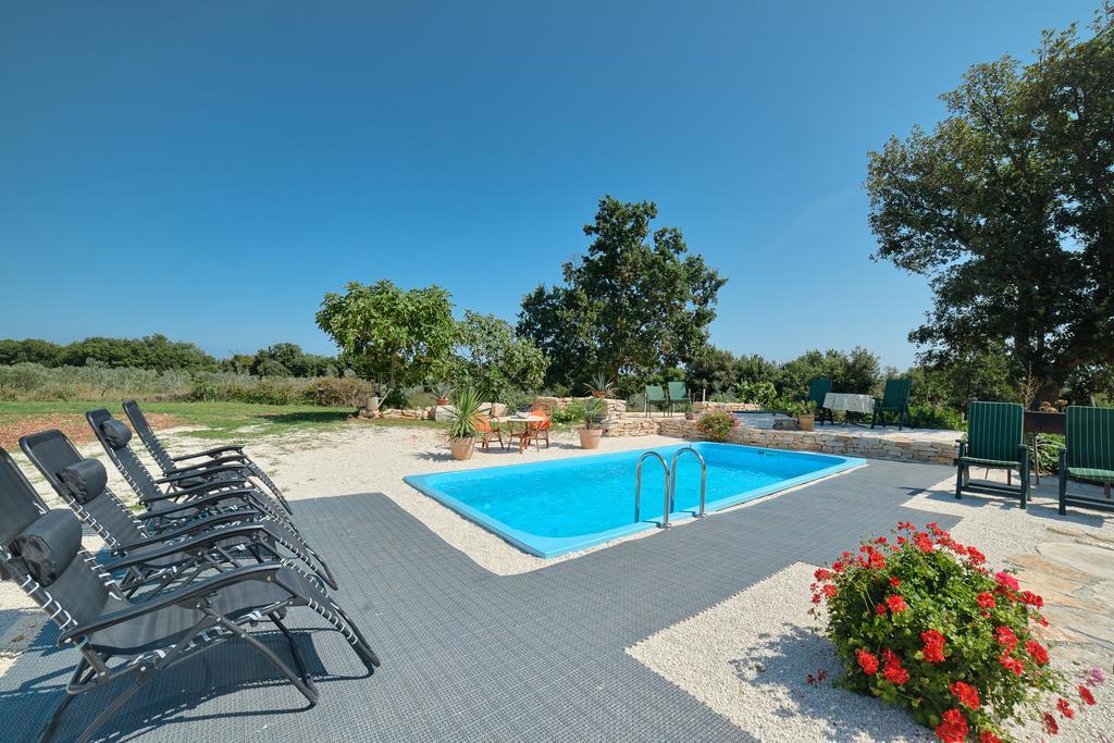 Beautiful Villa Palera With Private Pool Near Pula Ližnjan Exterior foto